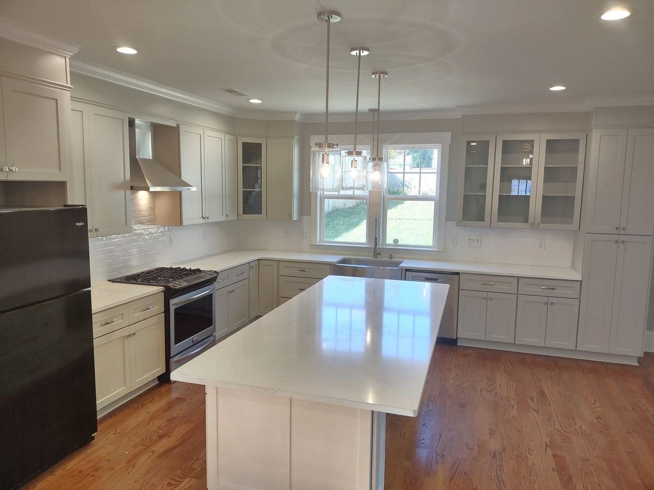 1716 Berryhill Rd - Photo 3 of 19