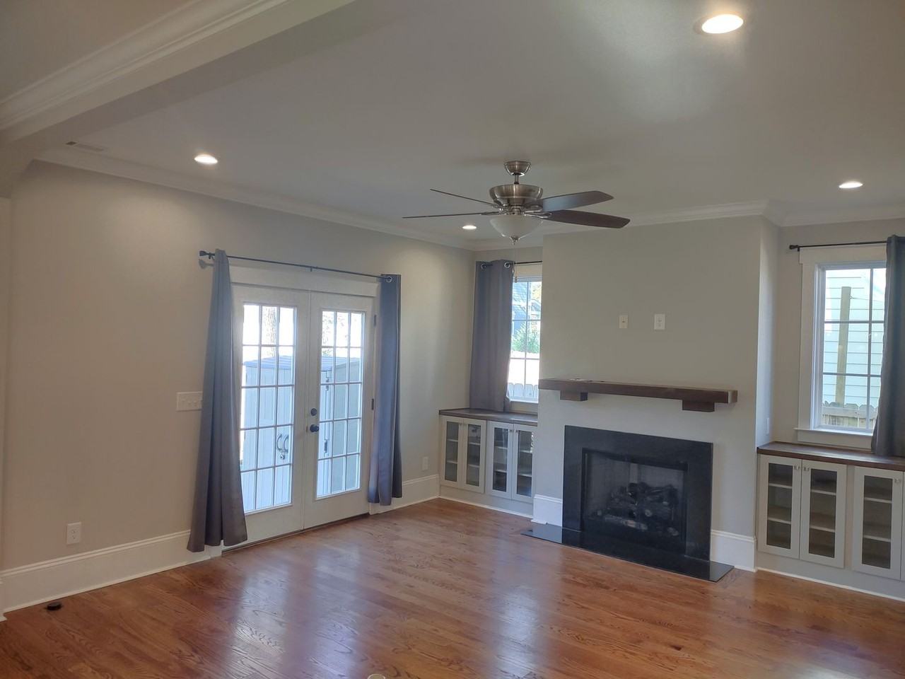 1716 Berryhill Rd - Photo 4 of 19