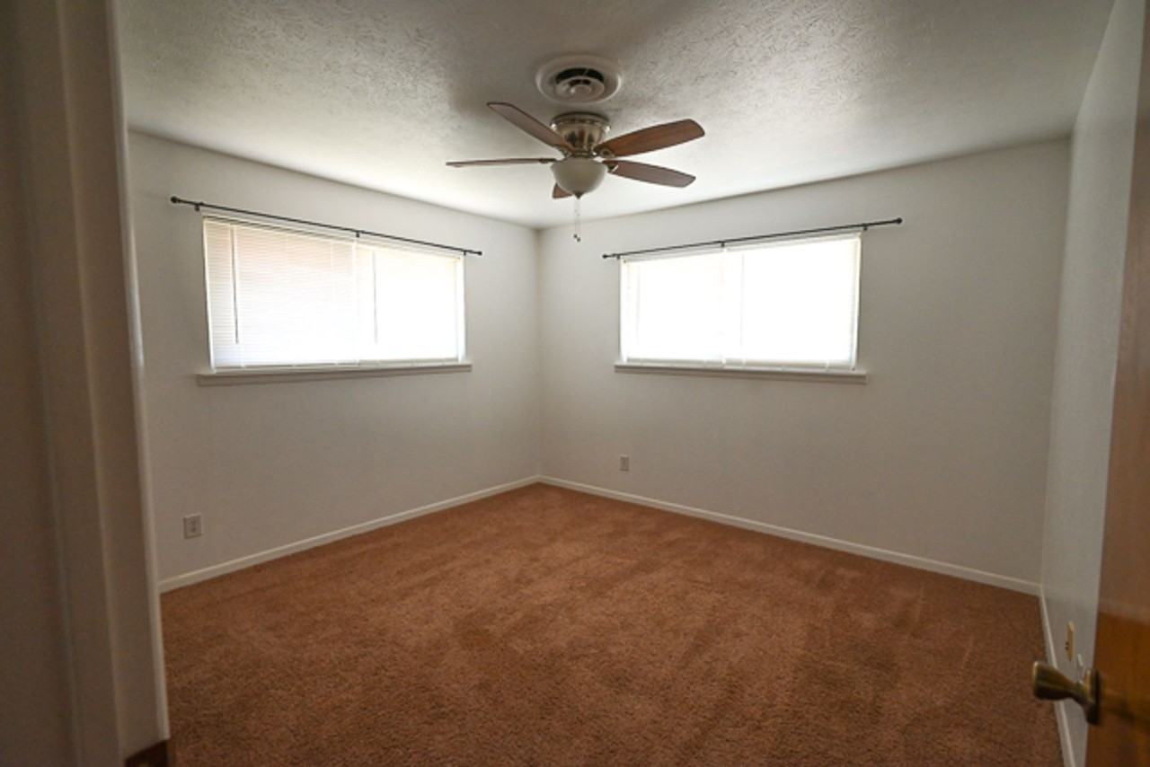 903 N Lamb St - Photo 6 of 11