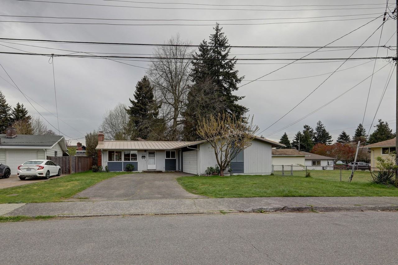 12110 6th Ave Sw - Photo 2 of 22