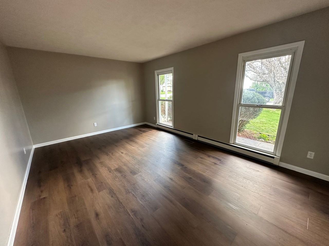 1316 N Spencer St - Photo 2 of 12