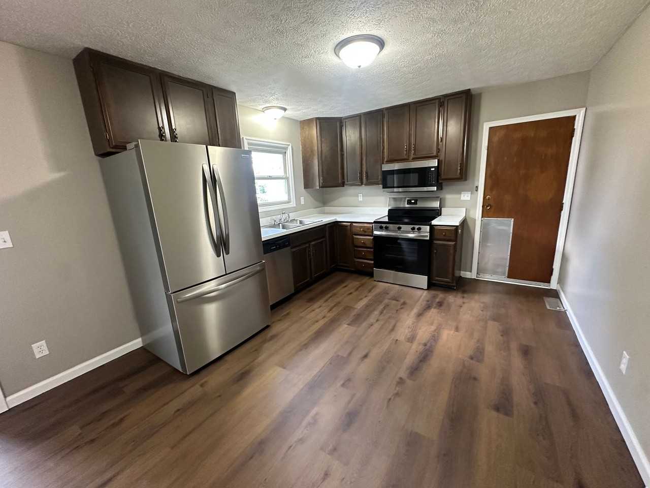 1316 N Spencer St - Photo 3 of 12