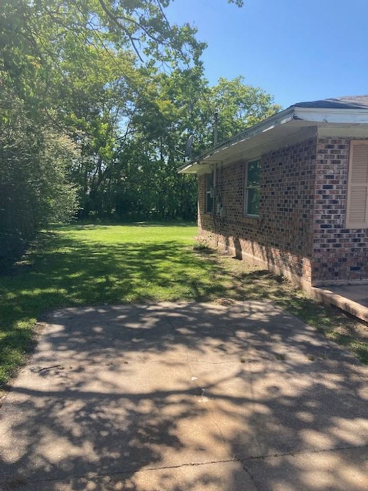 128 Cherry Ct - Photo 3 of 12