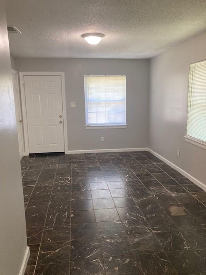 128 Cherry Ct - Photo 5 of 12