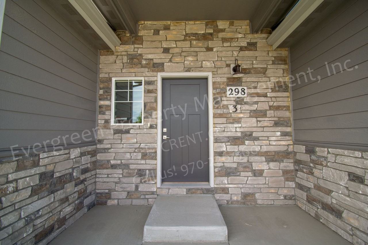 298 E Chestnut St - Photo 2 of 34