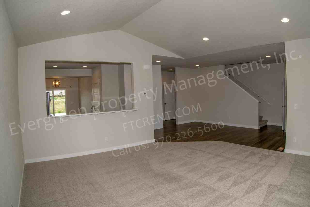 298 E Chestnut St - Photo 7 of 34