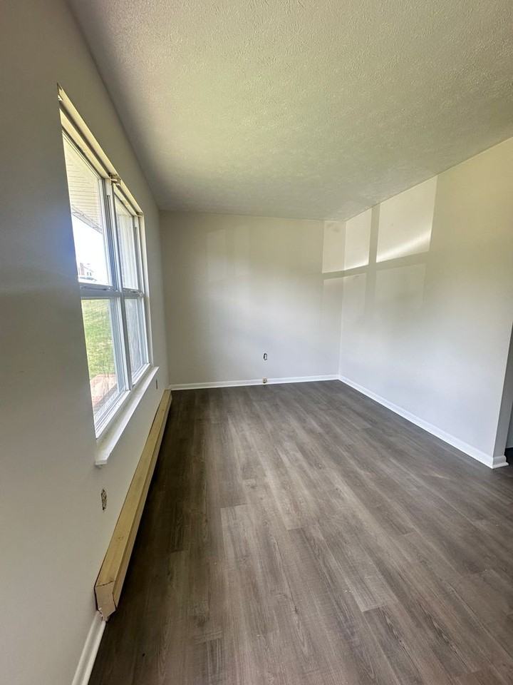 121 Morningside Dr - Photo 2 of 6