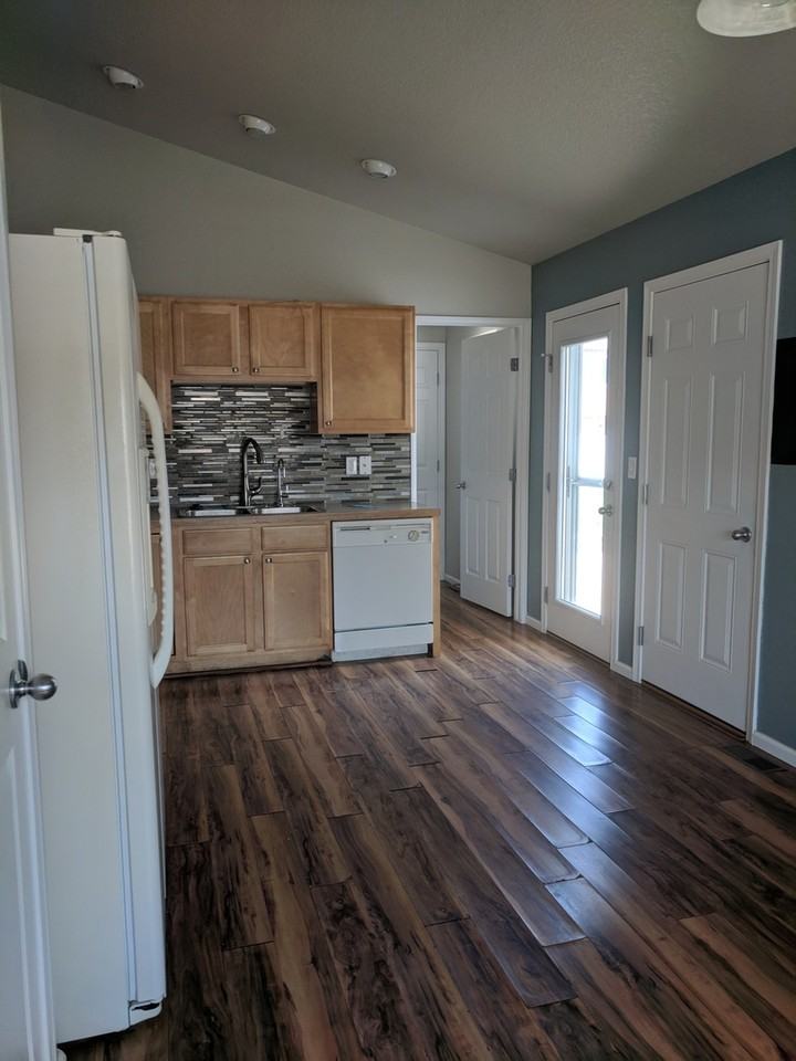 6912 Lee St - Photo 2 of 8