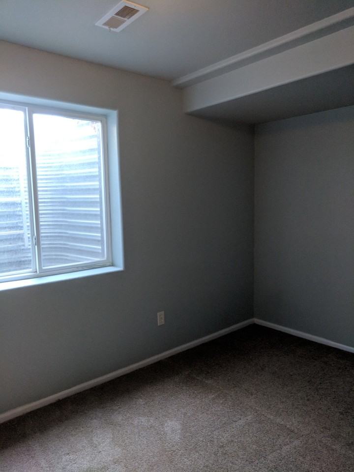 6912 Lee St - Photo 5 of 8