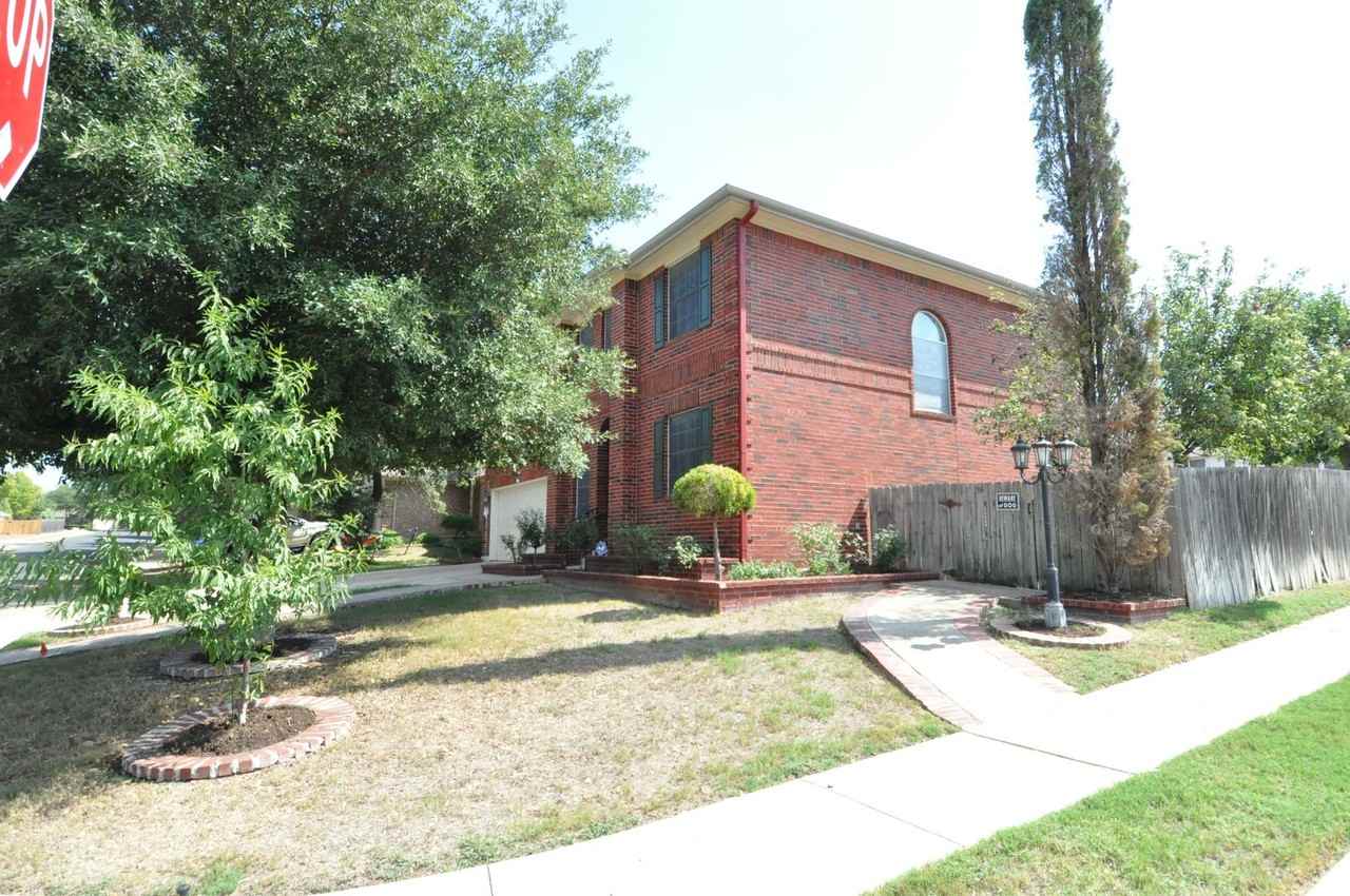 12427 Zeller Ln - Photo 2 of 26