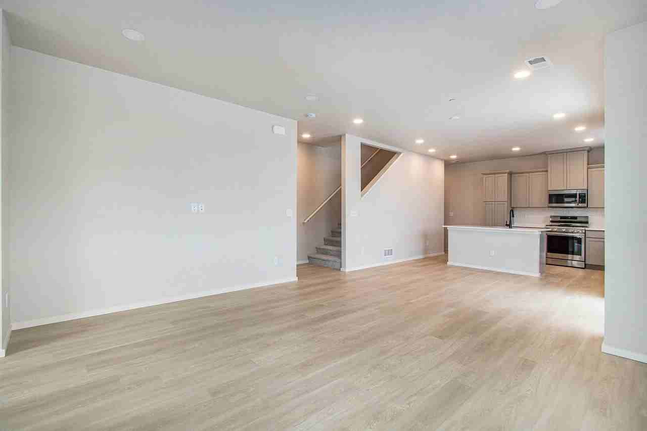 4860 Denys Dr - Photo 4 of 23