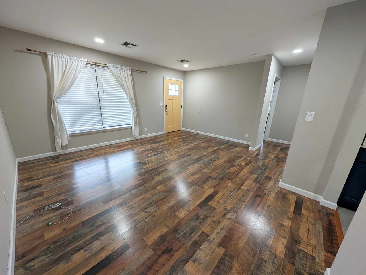 2216 Hasley Dr - Photo 4 of 13