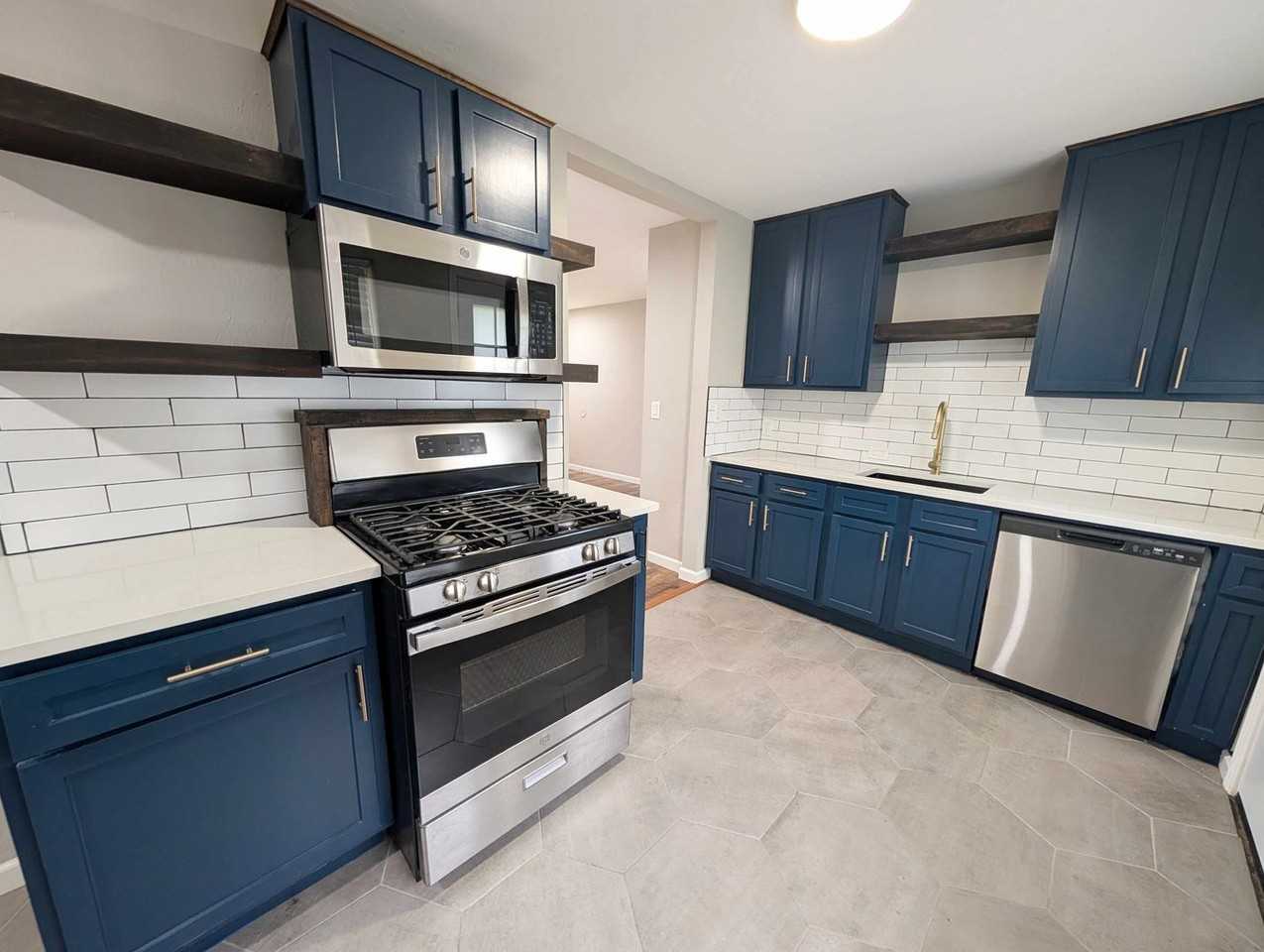 2216 Hasley Dr - Photo 5 of 13