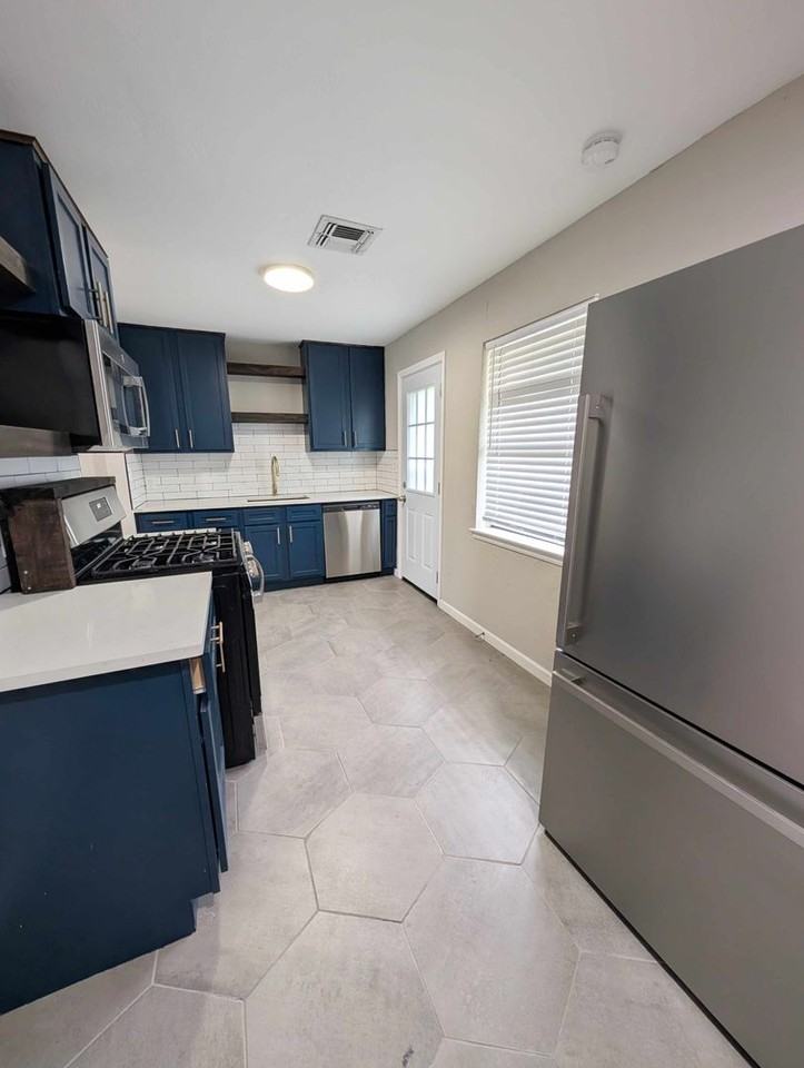 2216 Hasley Dr - Photo 6 of 13