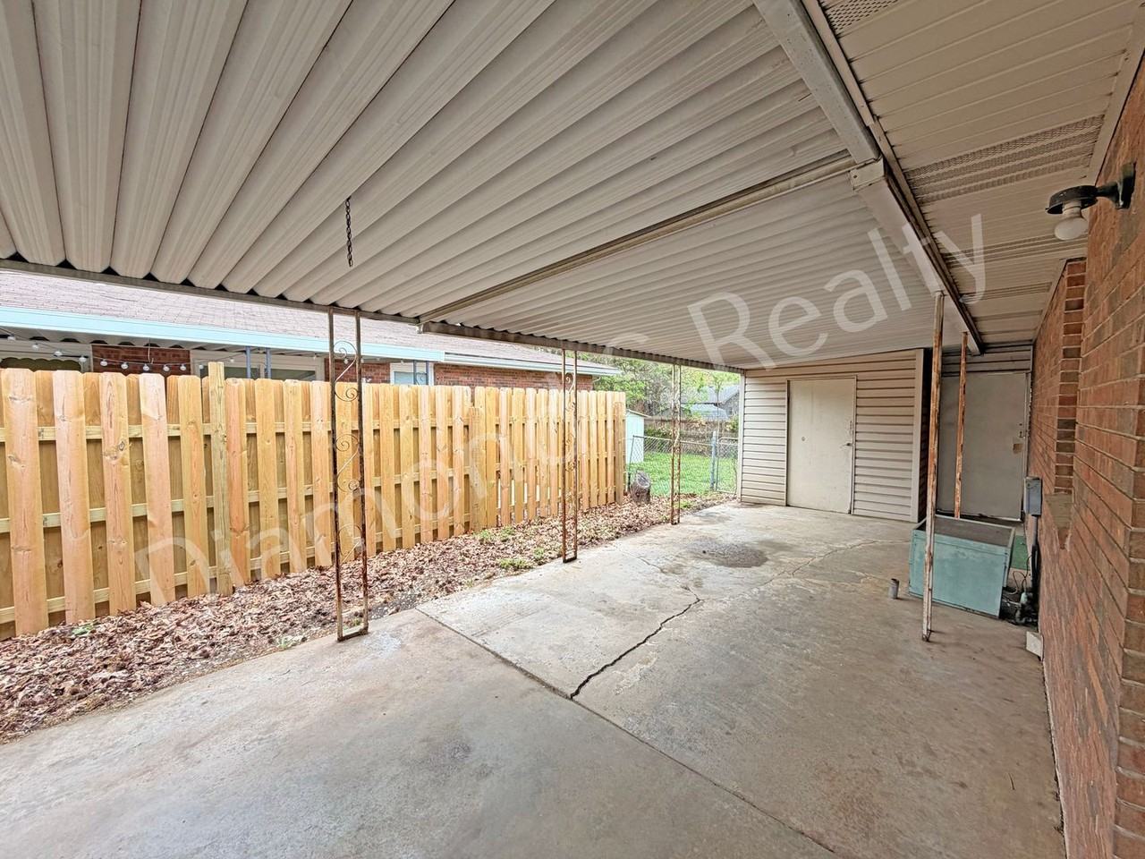 2015 E Page St - Photo 2 of 14