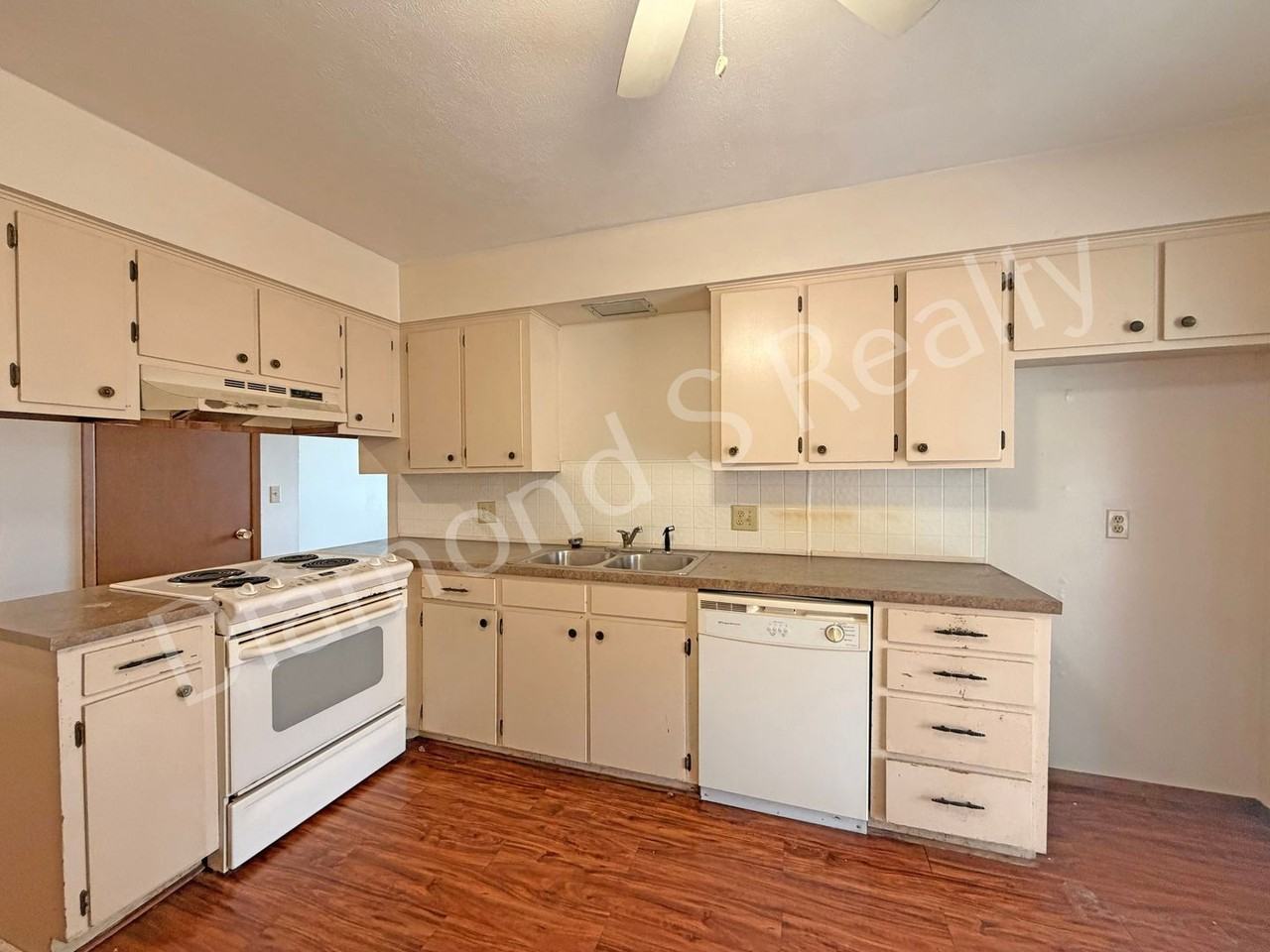 2015 E Page St - Photo 7 of 14