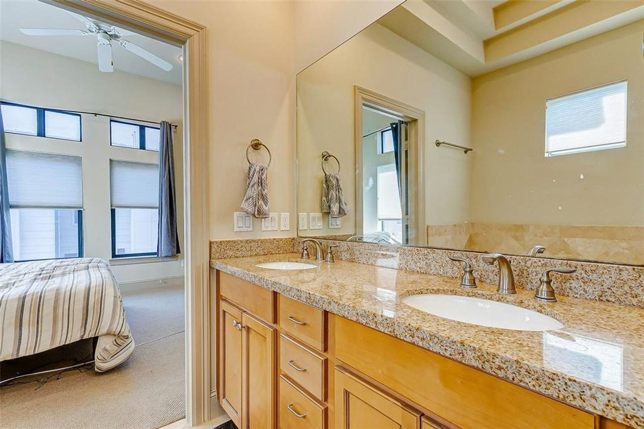 1922 Winter St - Photo 4 of 13