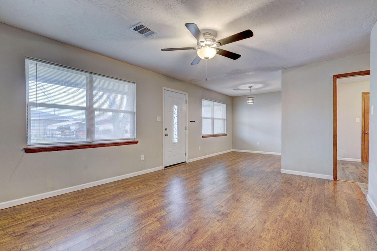 329 Nw 62nd St - Photo 2 of 18