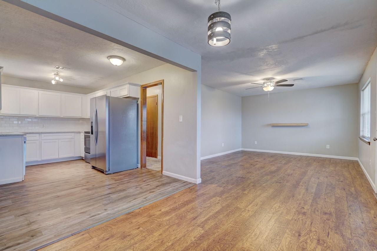 329 Nw 62nd St - Photo 4 of 18