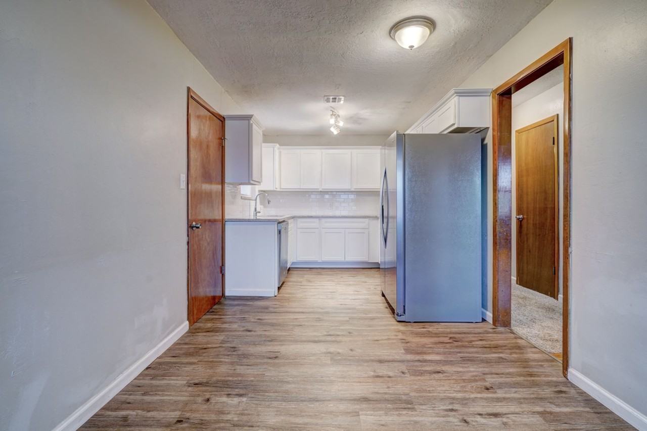 329 Nw 62nd St - Photo 5 of 18