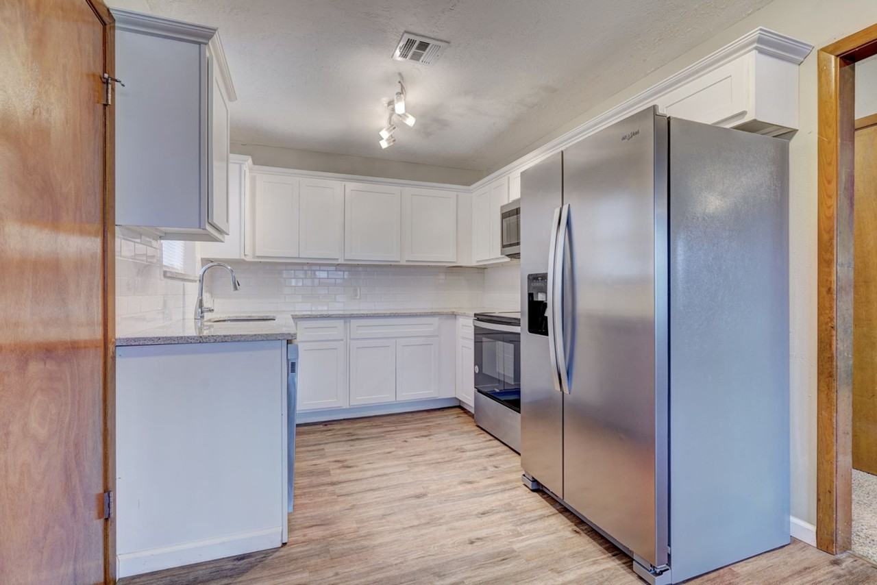 329 Nw 62nd St - Photo 6 of 18