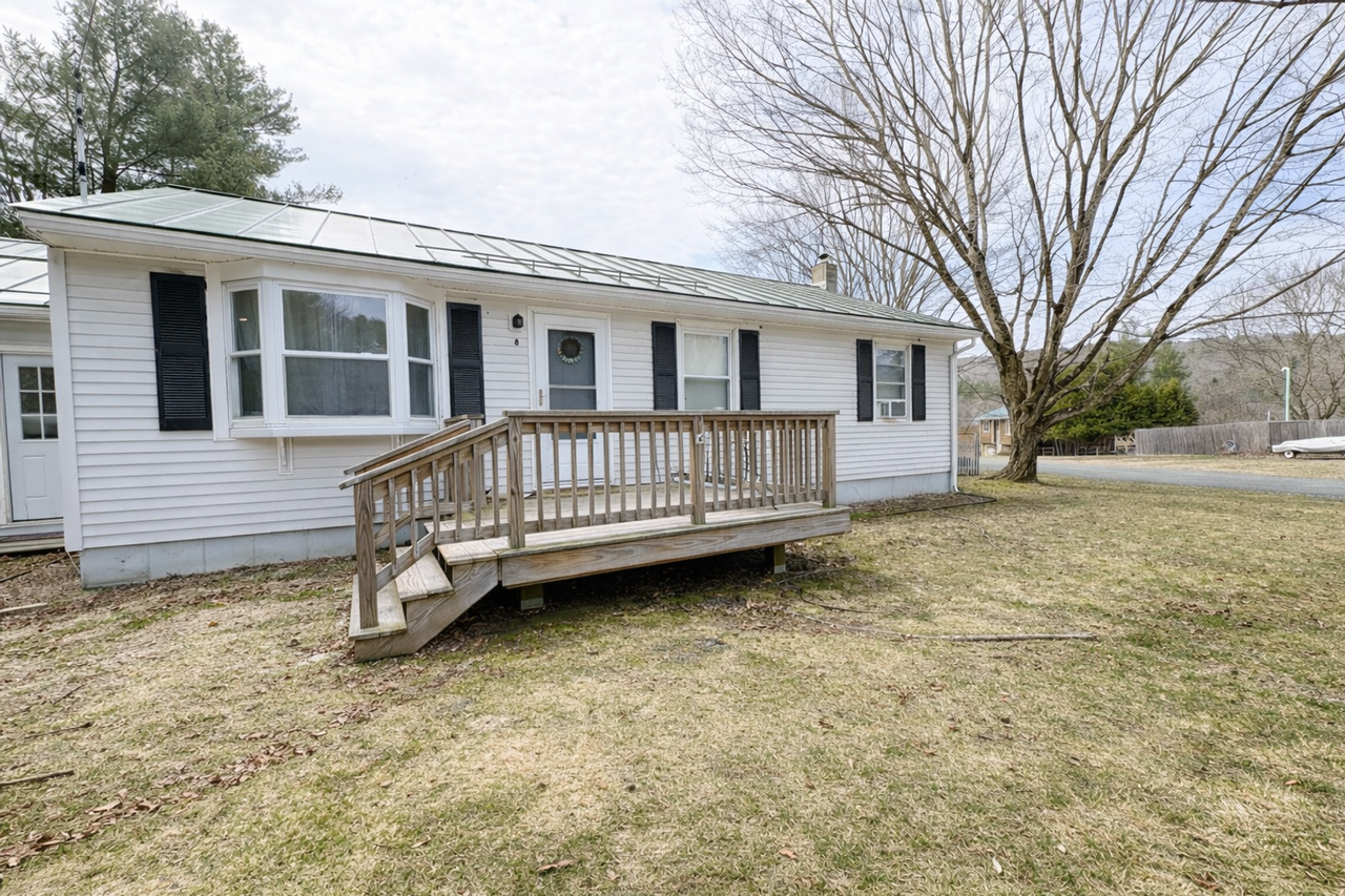 8 Melrose St - Photo 3 of 17