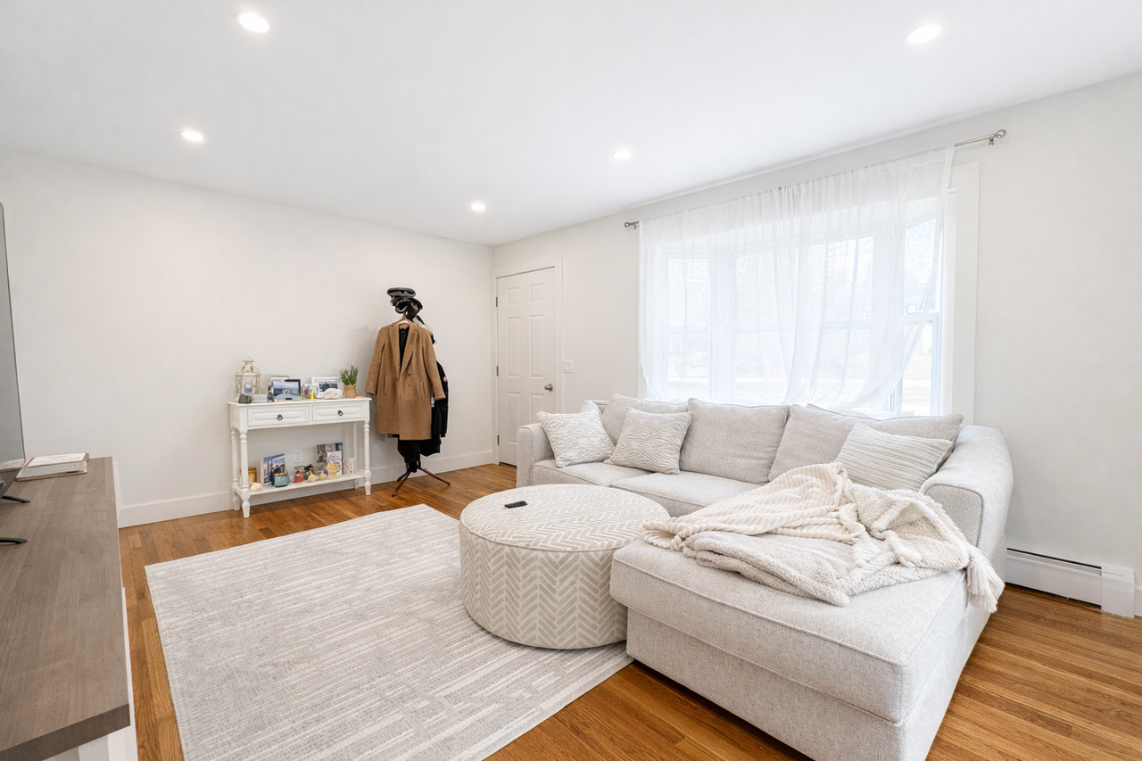 8 Melrose St - Photo 2 of 16