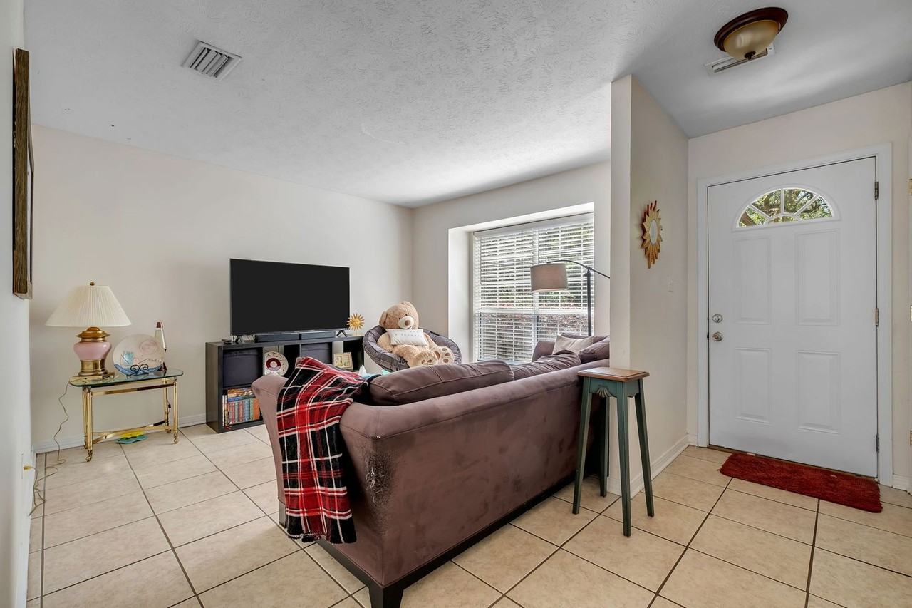 2117 Old Bainbridge Rd - Photo 3 of 21