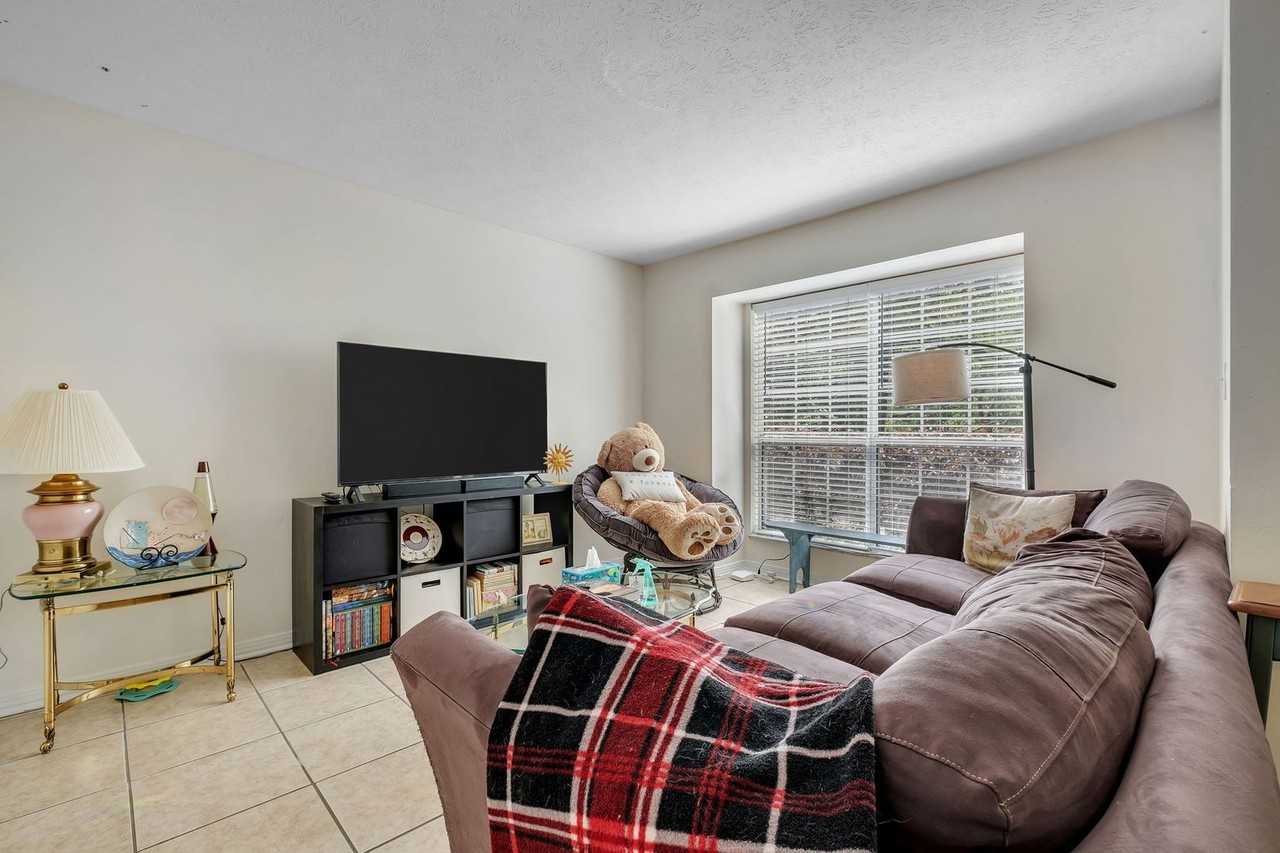 2117 Old Bainbridge Rd - Photo 5 of 21