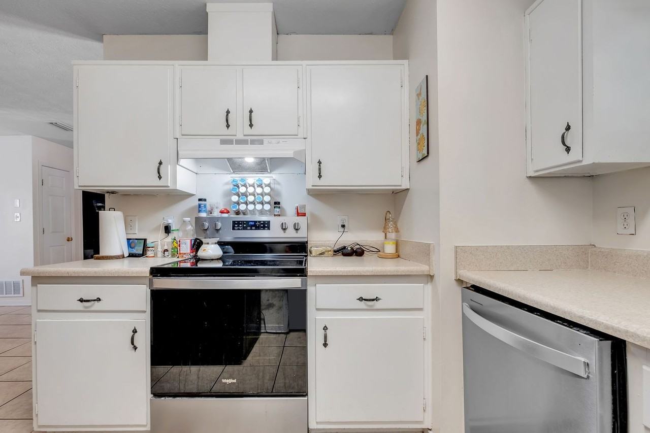 2117 Old Bainbridge Rd - Photo 7 of 21