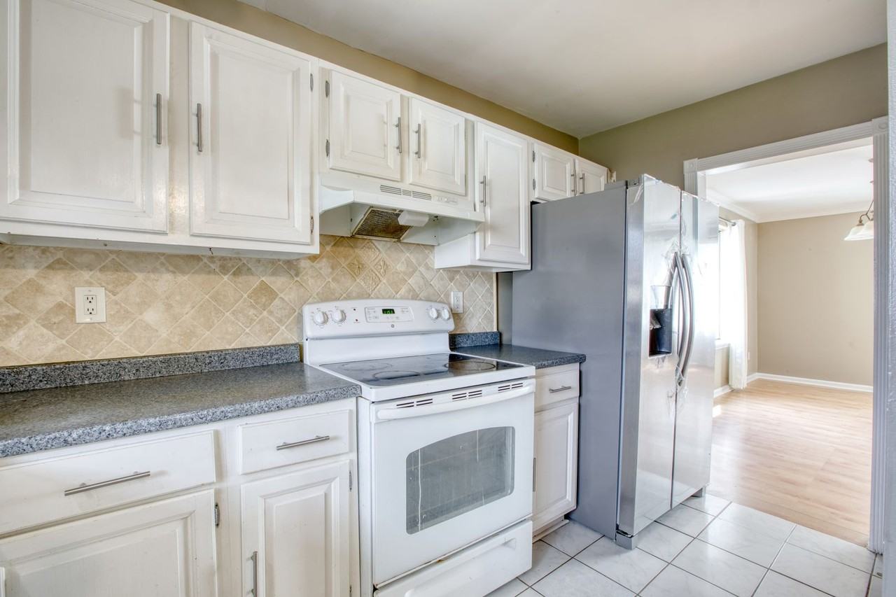 15 Renwick St #2 - Photo 3 of 22