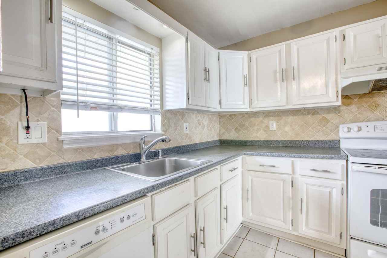 15 Renwick St #2 - Photo 4 of 22