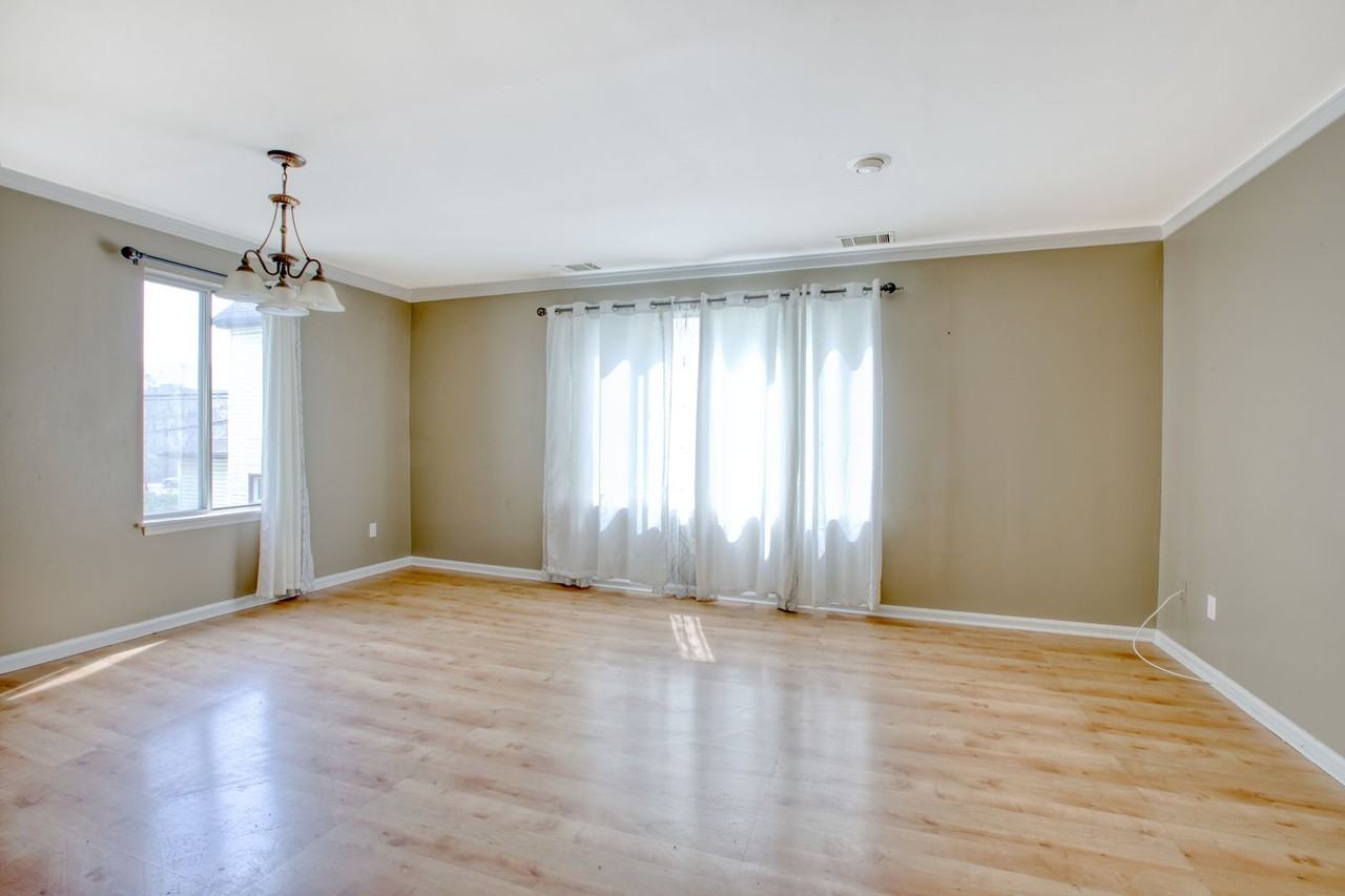 15 Renwick St #2 - Photo 5 of 22