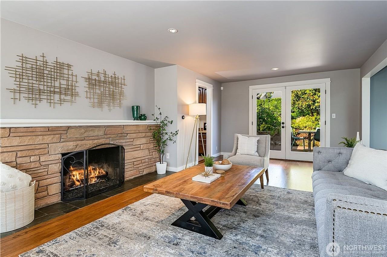 11056 Se 31st St - Photo 2 of 33