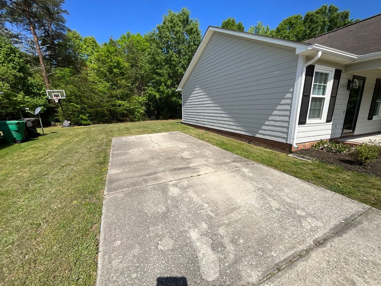 2709 Ingleside Dr - Photo 3 of 27