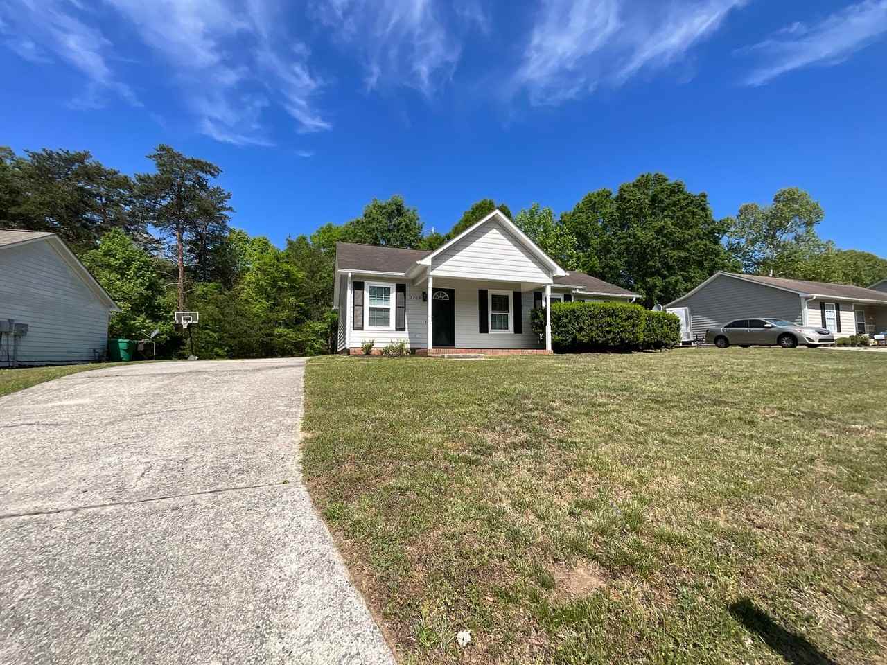 2709 Ingleside Dr - Photo 4 of 27