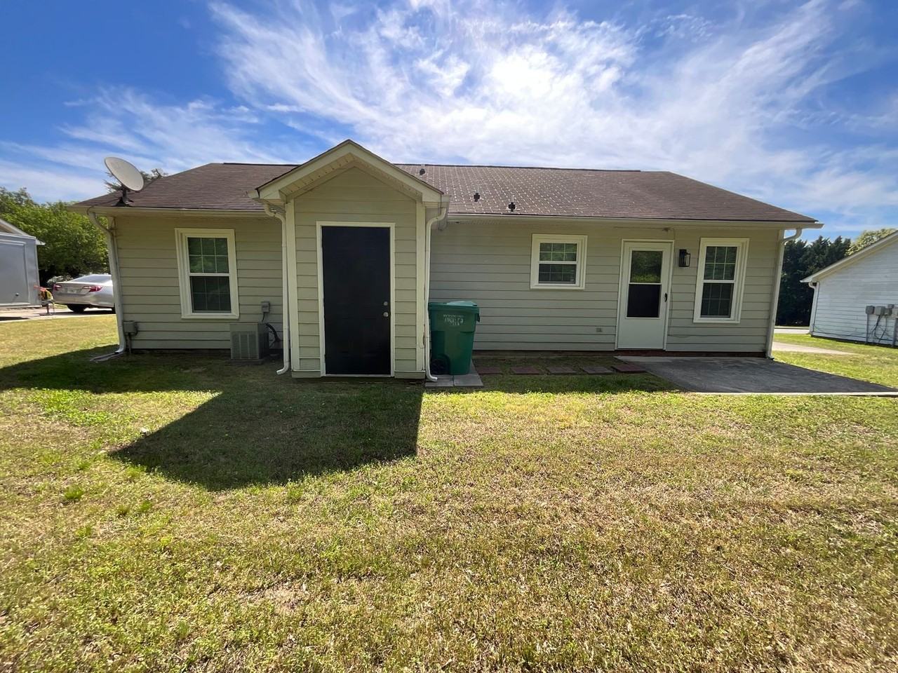 2709 Ingleside Dr - Photo 6 of 27