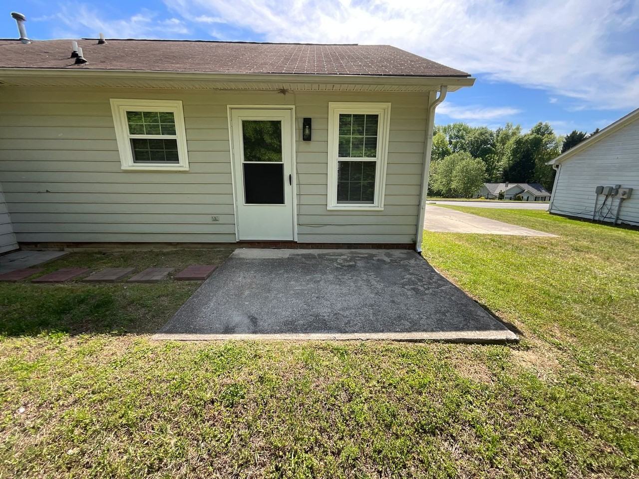 2709 Ingleside Dr - Photo 7 of 27