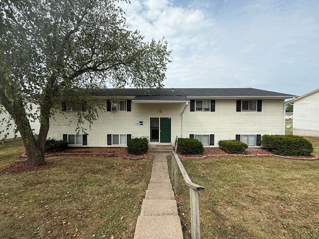 7301 N Moberly Dr #B