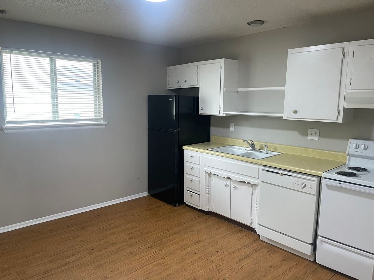 7301 N Moberly Dr #B - Photo 6 of 23