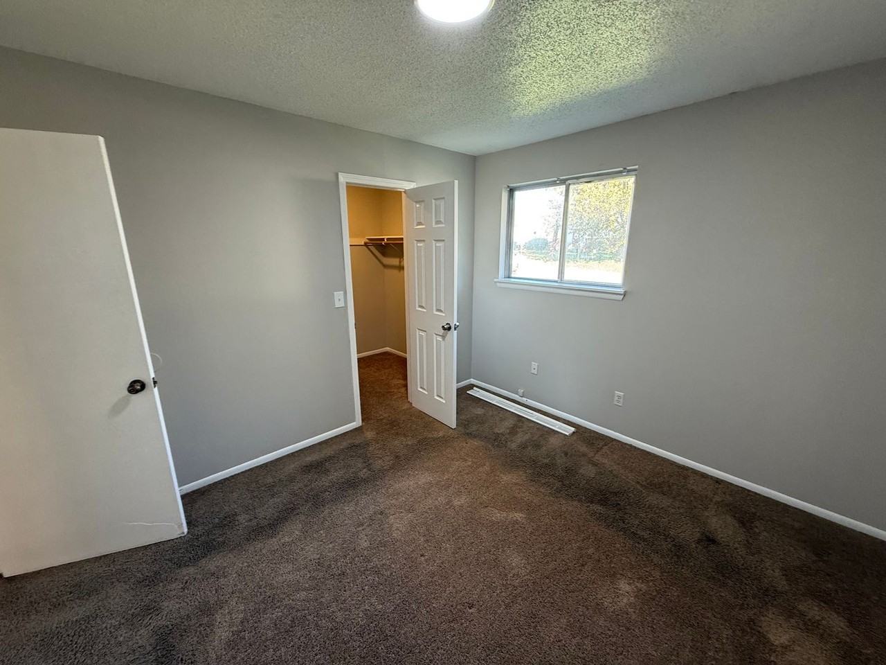 7305 N Moberly Dr #B - Photo 3 of 14