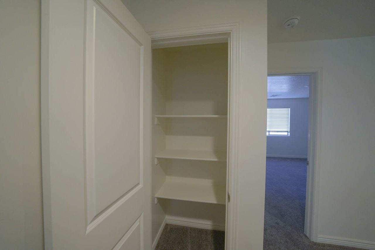 1436 E Trilobite Dr - Photo 2 of 29