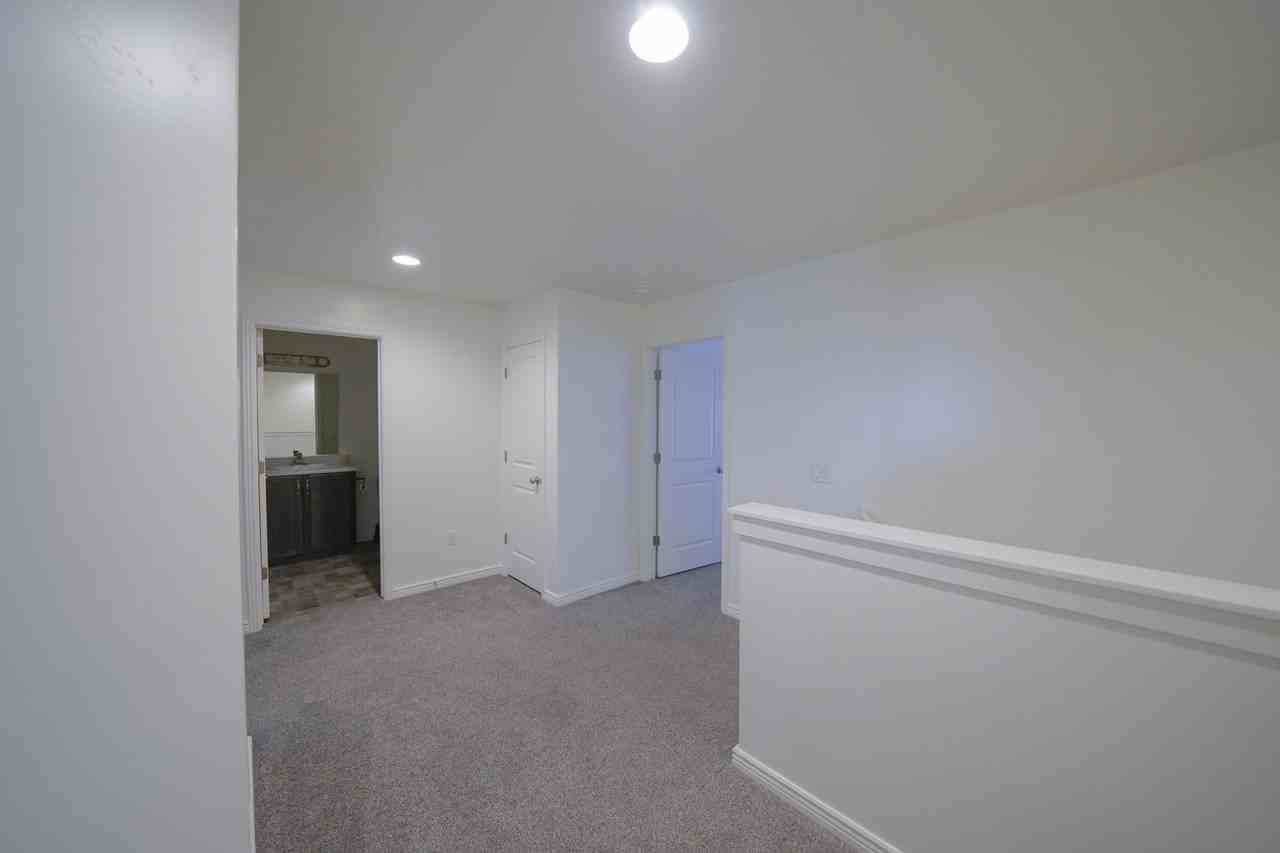 1436 E Trilobite Dr - Photo 3 of 29