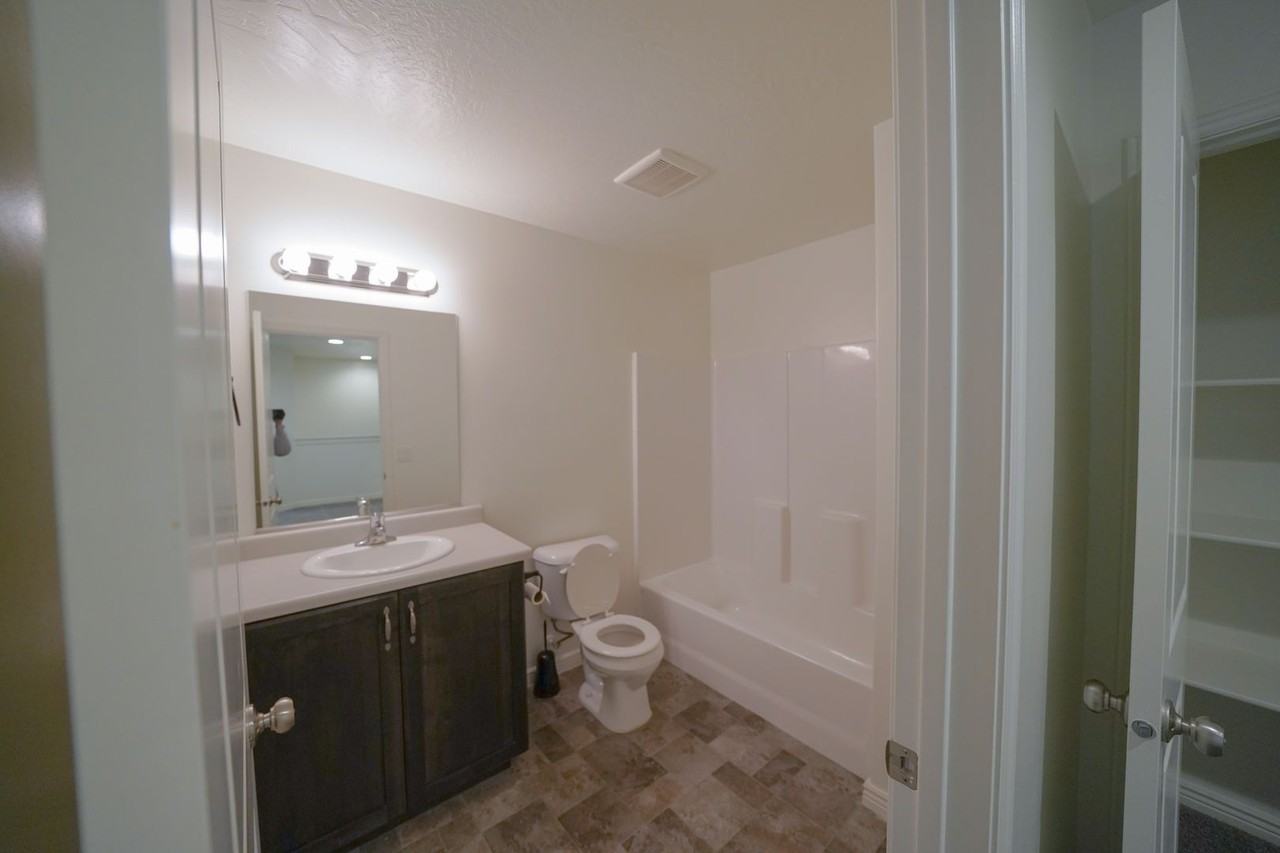 1436 E Trilobite Dr - Photo 5 of 29