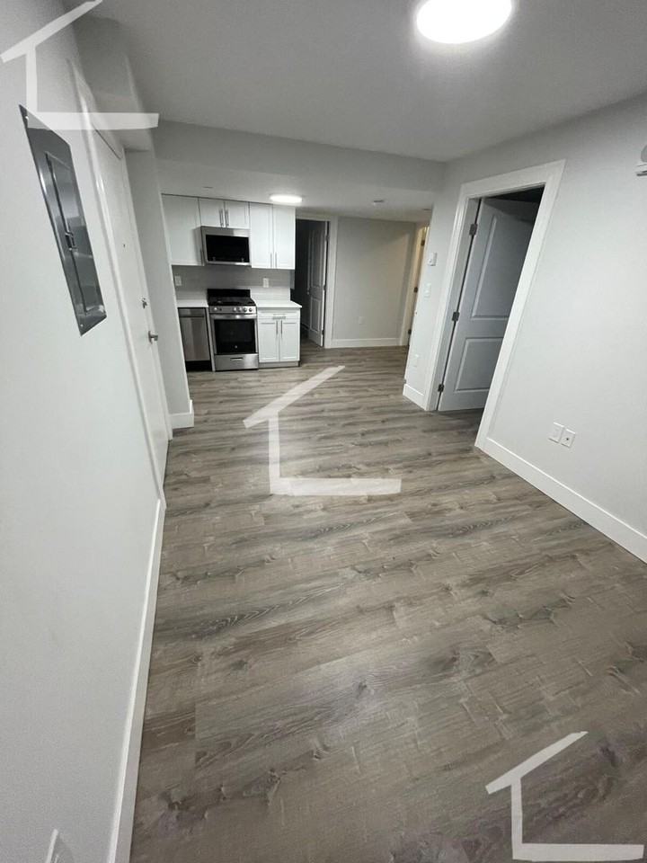 83 Park Dr - Photo 2 of 9
