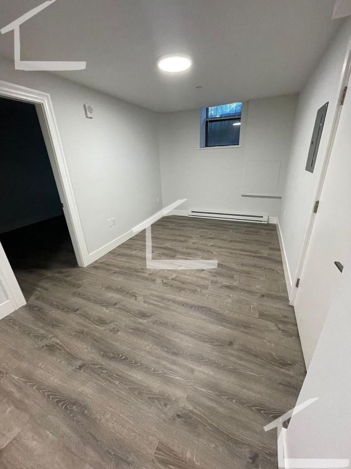 83 Park Dr - Photo 6 of 9