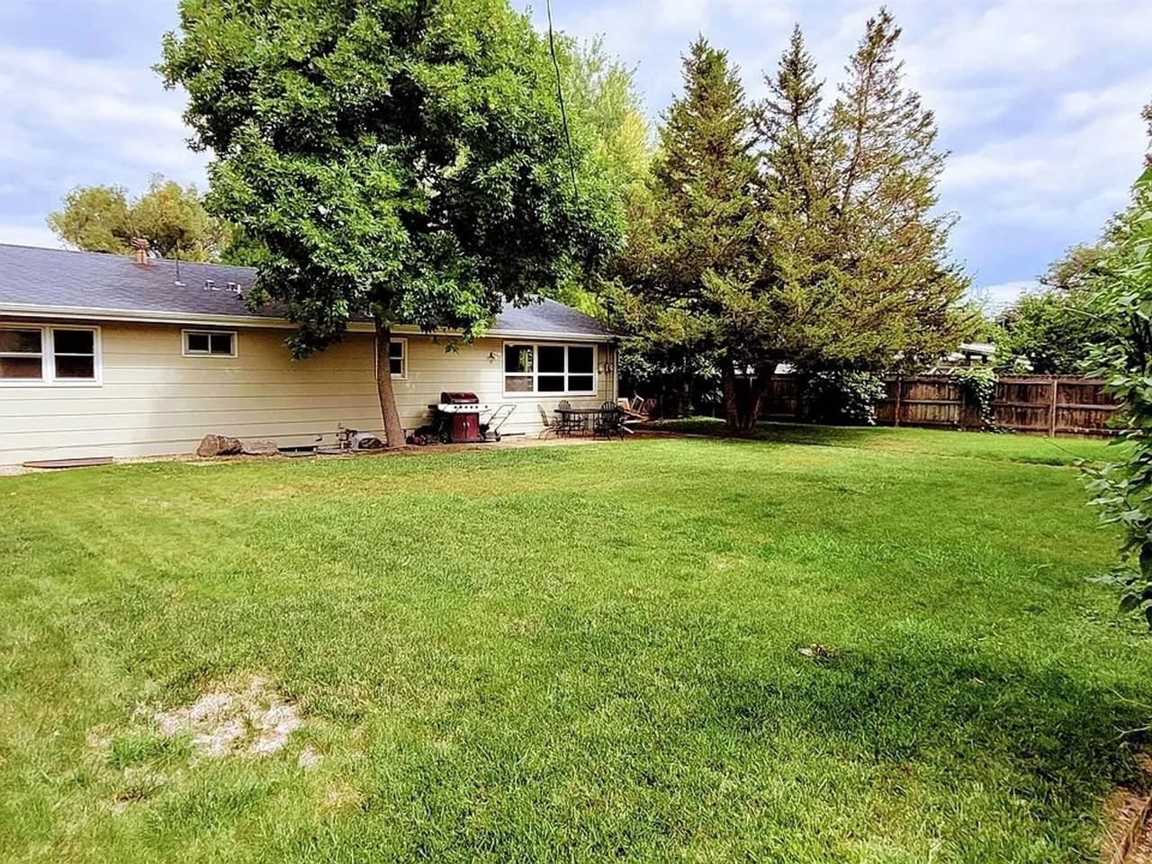1321 Lakewood Dr - Photo 2 of 22