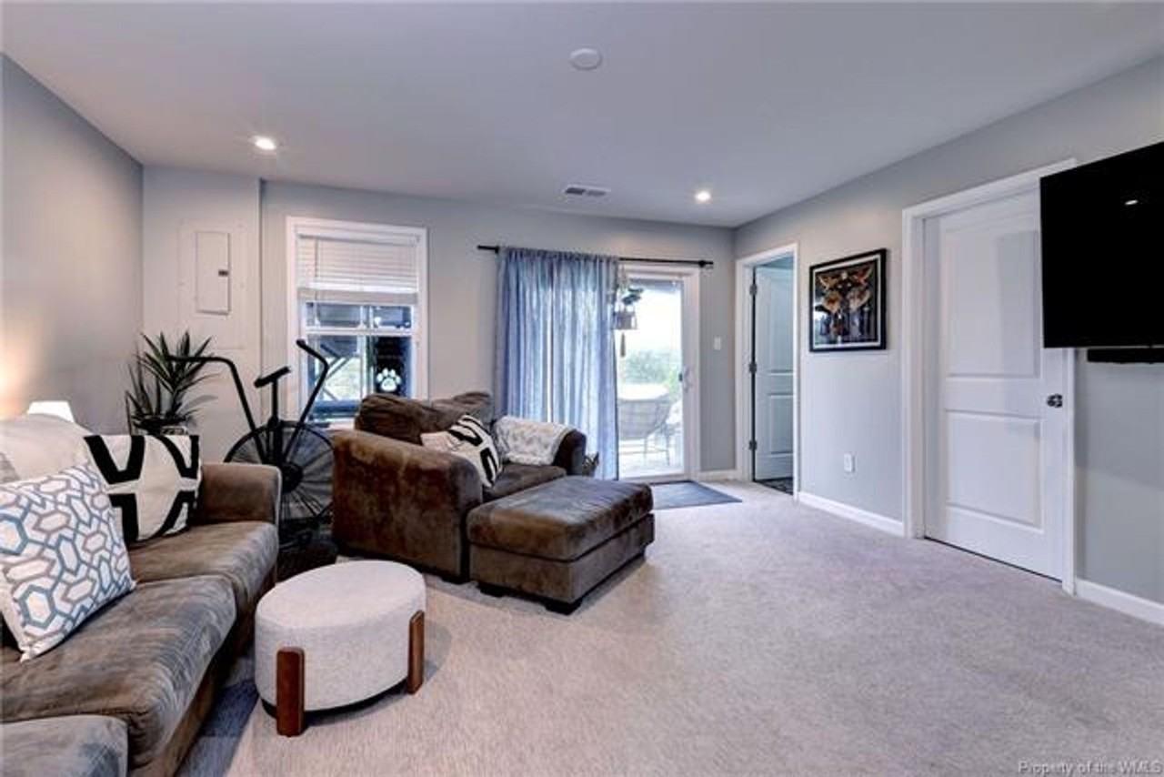 204 Bulkhead Pl - Photo 3 of 17