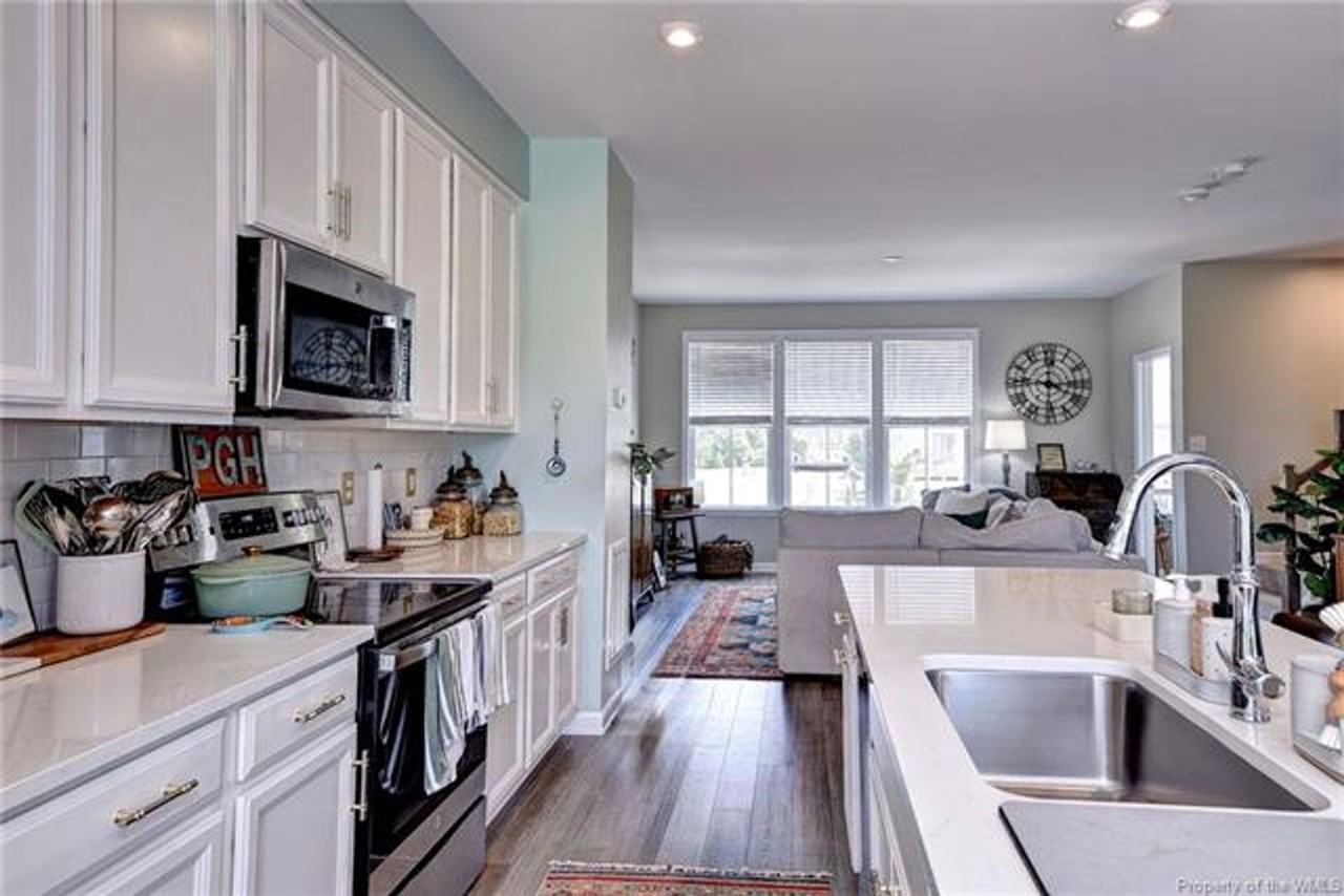 204 Bulkhead Pl - Photo 5 of 17