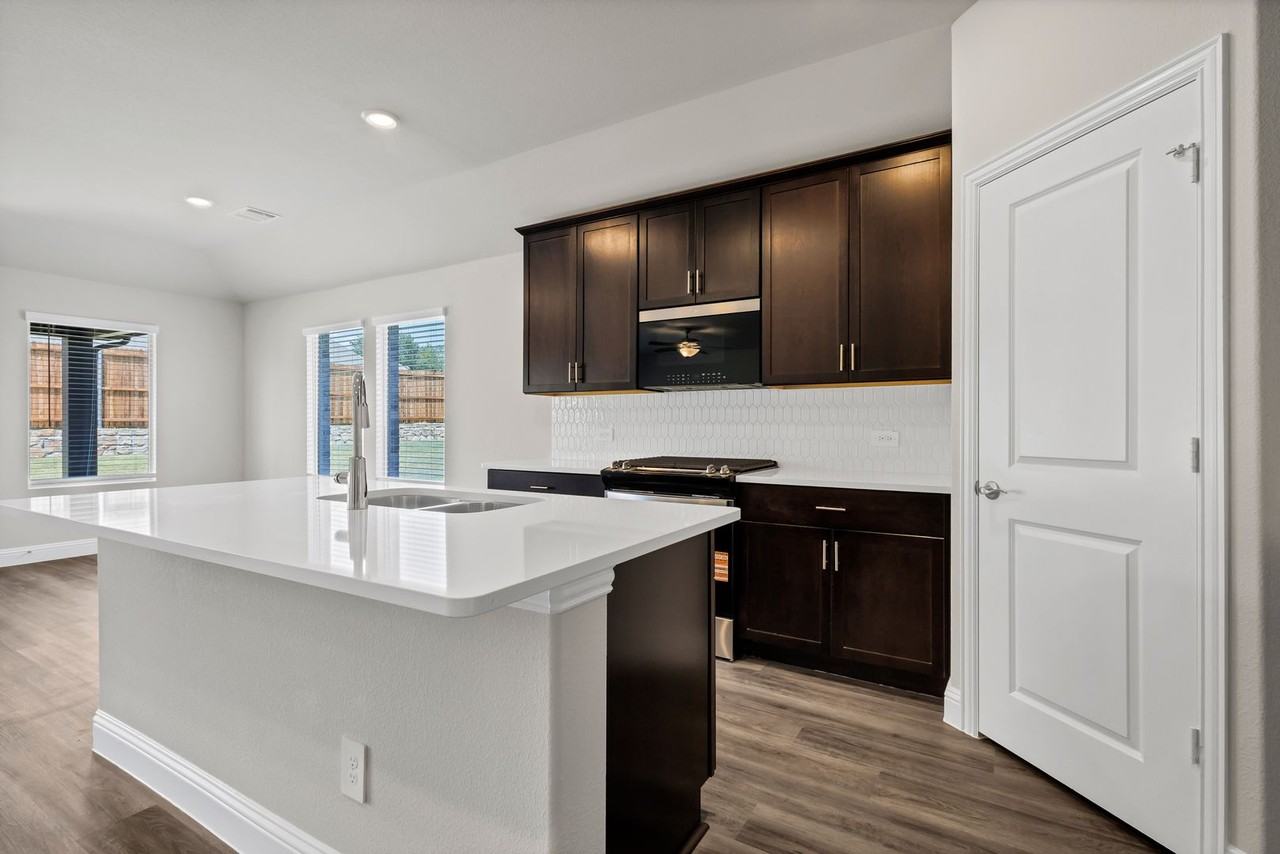 608 Willet Dr - Photo 7 of 24